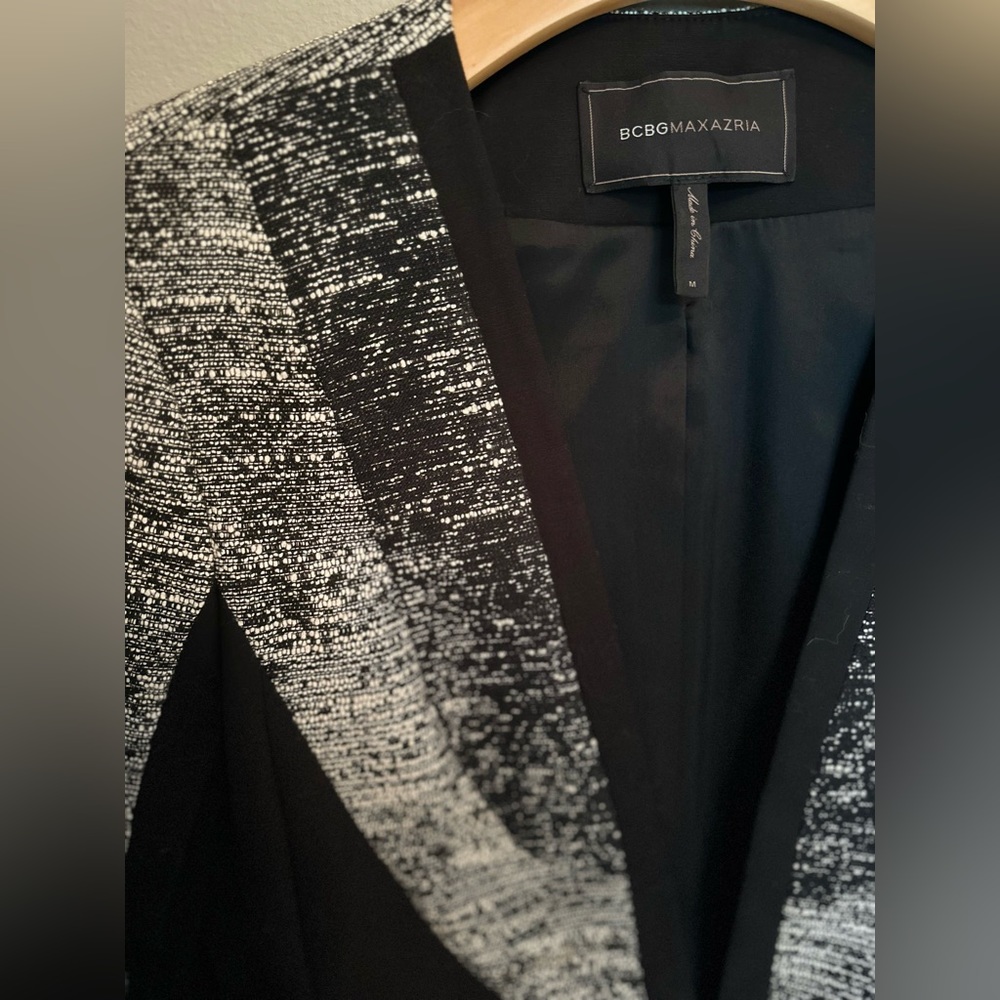 BCBG MaxAzria blazer - Picture 3 of 4